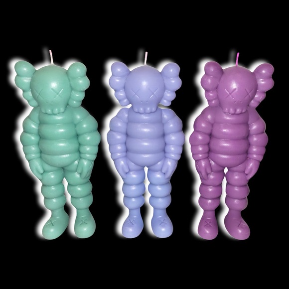 Designer Art Custom Hand Poured Kaws Candle - Picture 9 of 10